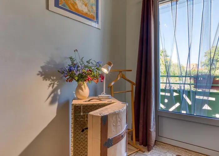 Cantegrel 1st Floor From 1 To 5 Bed & Breakfast Lunel-Viel